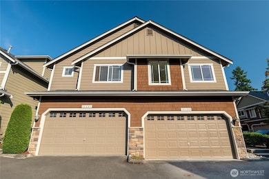 Beautifully updated townhome in the heart of Alderwood Manor