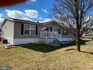 509 Caravelle Ln, Reading, PA 19606 - photo 2