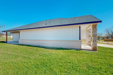 512 Washington St, Ennis, TX 75119 - photo 3