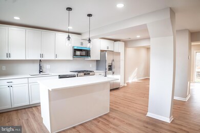 2001 Mayflower Dr, Woodbridge, VA 22192 - photo 6