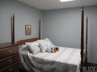 1837 Smyrna Ln Office