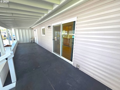 15889 Sunset Strip unit 102, Brookings, OR 97415 - photo 5