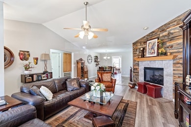 21 Ridgewell Ln, Bella Vista, AR 72715 - photo 4