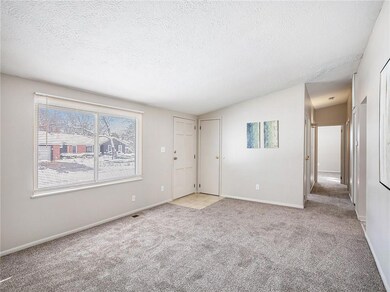 9964 Countryside Rd, Lenexa, KS 66215 - photo 5