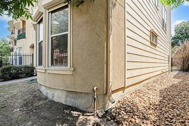 Great sized low maintenance side yard