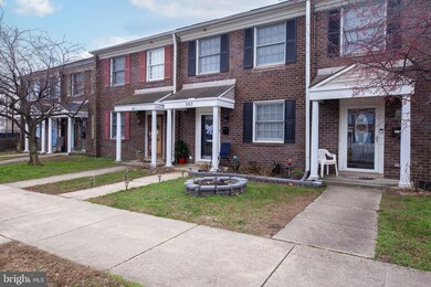 202 Berkley Ct, Camden, NJ 08103 - photo 2