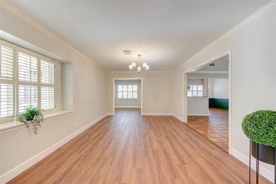 12514 Woodthorpe Ln, Houston, TX 77024 - photo 6