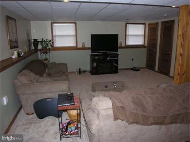 128 Penns Grant Dr, Morrisville, PA 19067 - photo 5