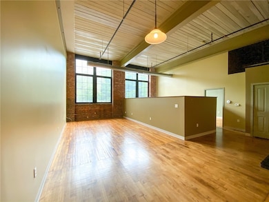 685 Social St unit 103, Woonsocket, RI 02895 - photo 2