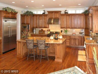 2159 Royal Lodge Dr, Falls Church, VA 22043 - photo 7