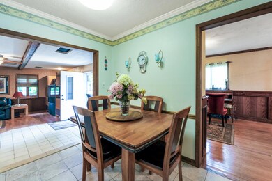 Eat in Kitchen