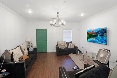Front unit living room