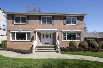 01_House Front