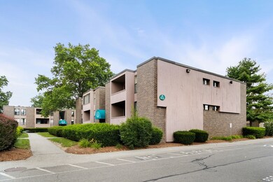 54 Shrewsbury Green Dr unit D, Shrewsbury, MA 01545 - photo 4