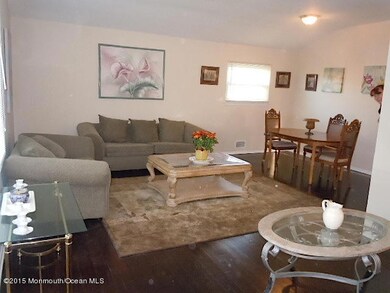 Living Rm:Dining area