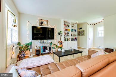 3247 Martha Custis Dr, Alexandria, VA 22302 - photo 6