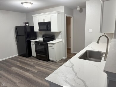 2327 Bristol Dr, Franklin, IN 46131 - photo 7