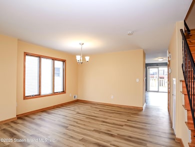 43 Cherrywood Ct, Staten Island, NY 10308 - photo 7