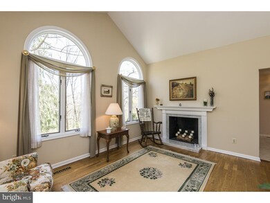 320 Beechtree Dr, Broomall, PA 19008 - photo 4