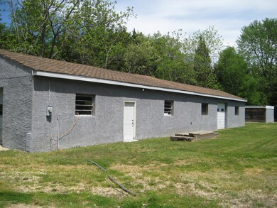 5 Old NY Rd garage 3