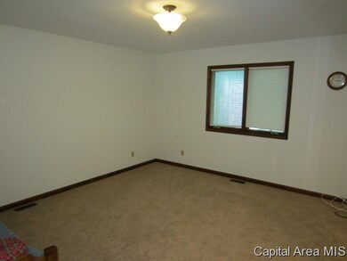 3015 Cameron Dr unit 2, Springfield, IL 62704 - photo 7