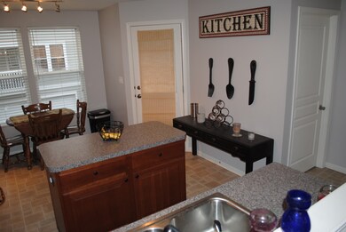 1042 Reserve Dr unit 1042, Elgin, IL 60124 - photo 5