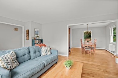 Photos were taken prior to tenant.