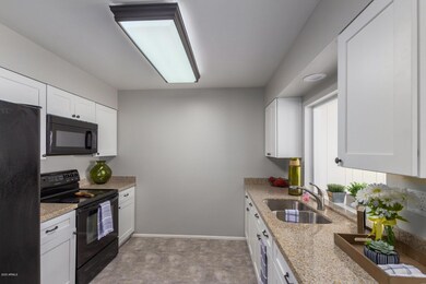 13606 N Silverbell Dr unit 10, Sun City, AZ 85351 - photo 4