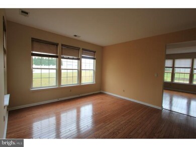 17 Hemingway Ln, Columbus, NJ 08022 - photo 3