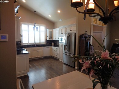 2025 Lakeland Way, Eugene, OR 97408 - photo 6