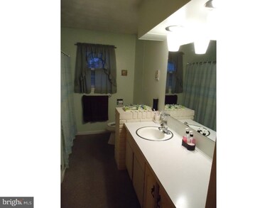 800 Emerson Ave, Reading, PA 19605 - photo 7