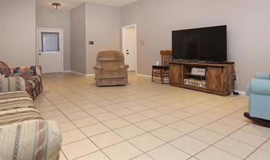 1537 Oak Tree Cir, Weatherford, TX 76086 - photo 6