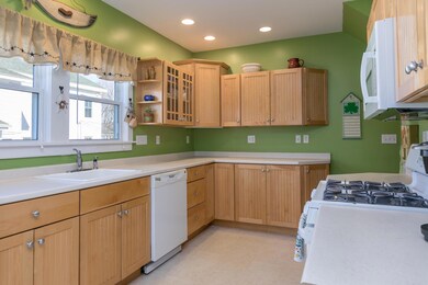 34 Cedar St Westbrook ME 04092-large-004