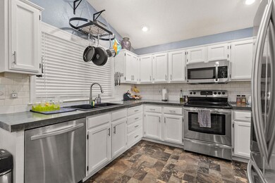 1850MeadowGlen-006