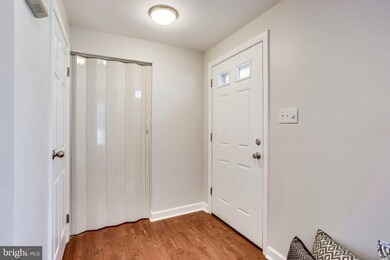 11517 Underoak Ct, Reston, VA 20191 - photo 7