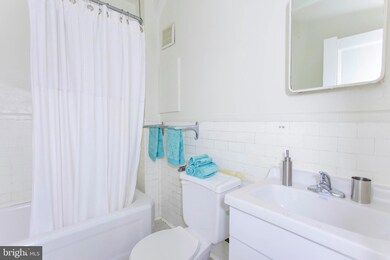 1229 Chestnut St unit 618, Philadelphia, PA 19107 - photo 5