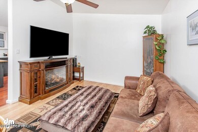 02-Living Room_DMD_7336