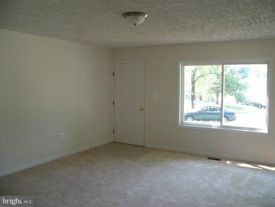 9306 Fontana Dr, Lanham, MD 20706 - photo 3