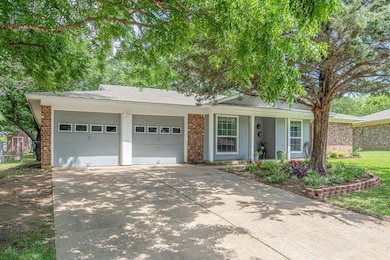 941 Chattanooga Dr, Bedford, TX 76022 - photo 2