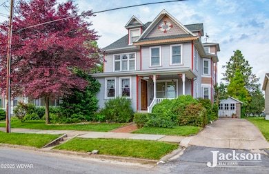 219-Maple-St_UPLOAD-01
