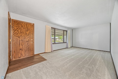 Entryway/Living room