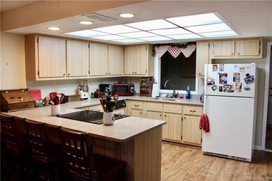 10 Ardis Ln unit B, Hendersonville, NC 28792 - photo 5