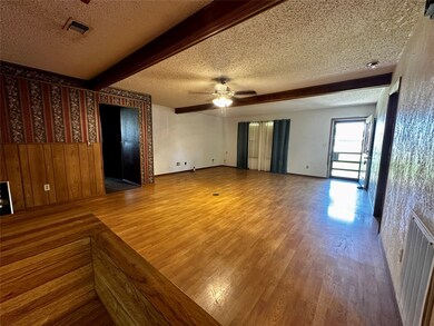 906 N Market St, Brazoria, TX 77422 - photo 4