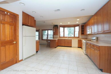 433 Richard Avenue