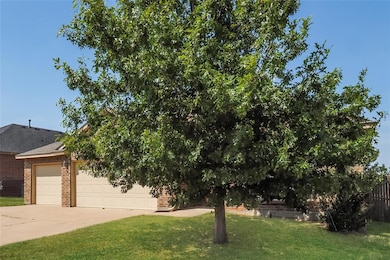 11305 NW 97th St, Yukon, OK 73099 - photo 3