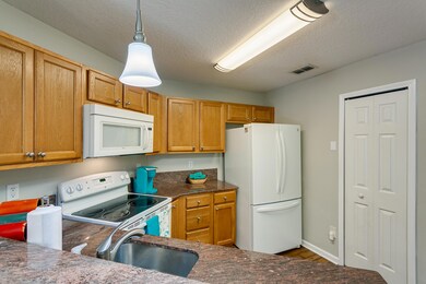 1825 Green Springs Cir unit D, Fleming Island, FL 32003 - photo 6