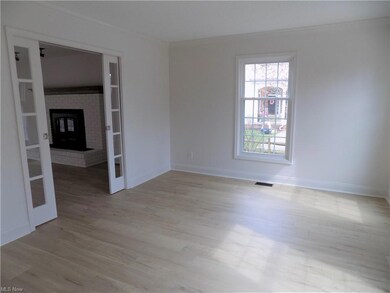 325 E Pioneer Trail, Aurora, OH 44202 - photo 5