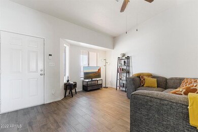 005YaleAve5
