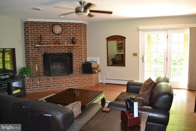 9719 Foxville Rd, Warrenton, VA 20186 - photo 2