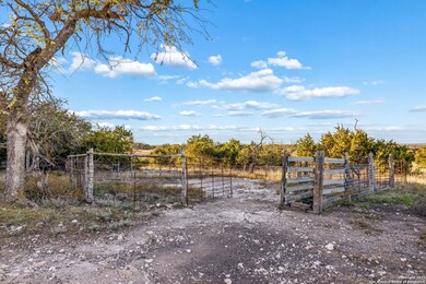 1106 Perry Ranch Rd, Fredericksburg, TX 78624 - photo 5